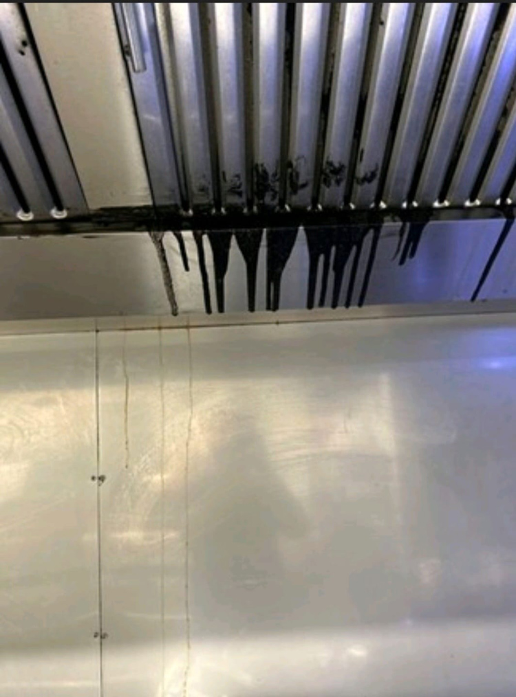 vetleggage-afzuigkap Reiniging Vetkanaal Restaurant in Rotterdam